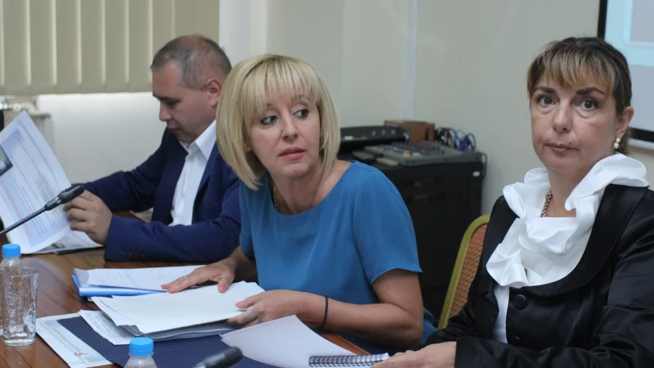 Манолова разкритикува КЕВР за цената на водата 