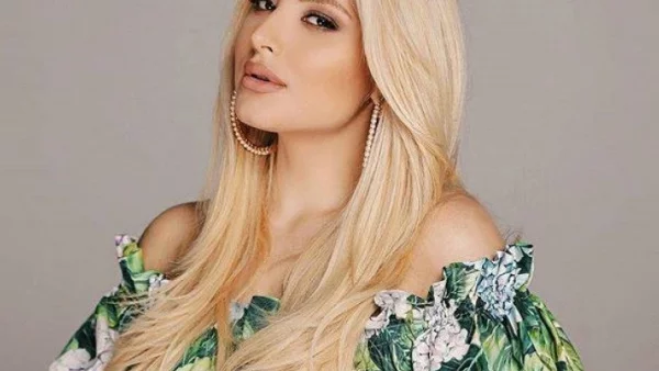 Цветелина Янева пусна снимки от бебешкото парти