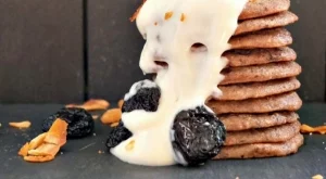 Бананови палачинки със сушени череши