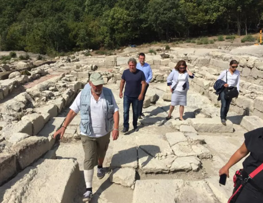 Археолози откриха град на мъртвите в Перперикон