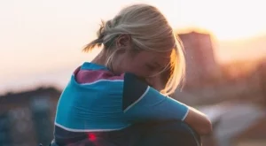 Жените никога не обичат глупаво като мъжете