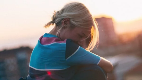 Жените никога не обичат глупаво като мъжете