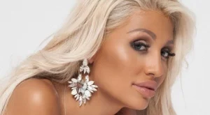 Така е изглеждала Джулиана Гани преди пластичните операции