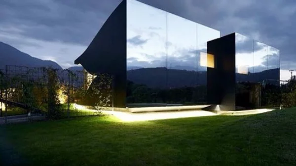 Огледални къщи отразяват света 