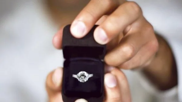 Хипопотамче участва в предложение за брак (снимки)