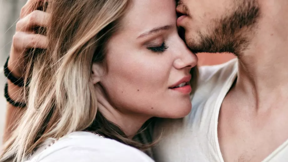 Любовно пожелание за 18 октомври според зодията      