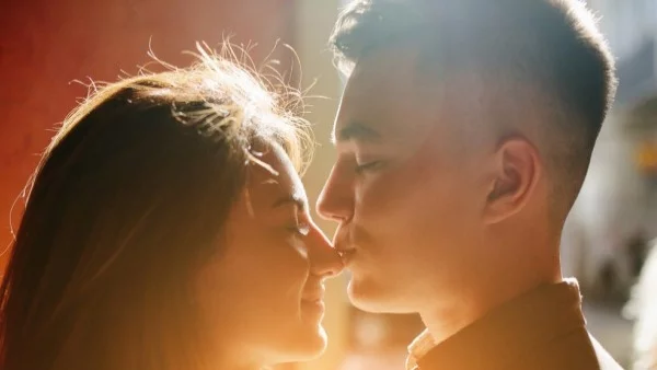 Една зодия ще се ВЛЮБИ в хороскопа за 6 октомври