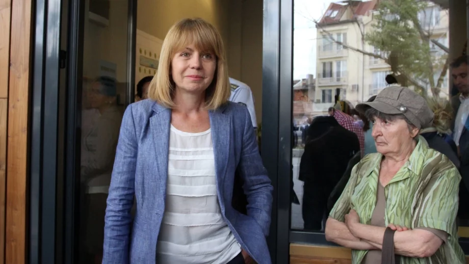 Фандъкова не може да гарантира, че при ремонтите някой не си е "оставил ръцете"