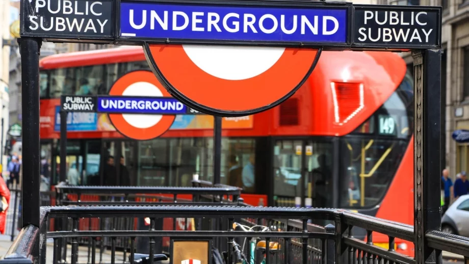 В Лондон ще забранят рекламата на вредни храни в градския транспорт