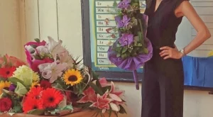 Тя е млада, красива, умна... и е учителка