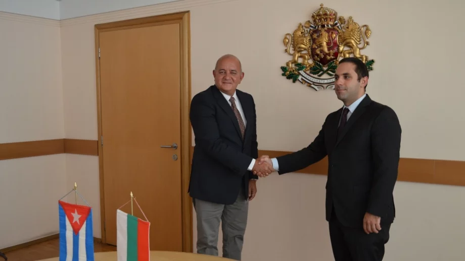 Куба иска да купи български кораби