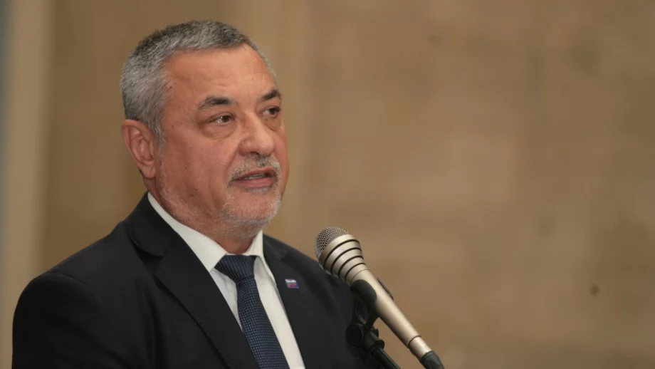 Облекчават издаването на синя карта със закон