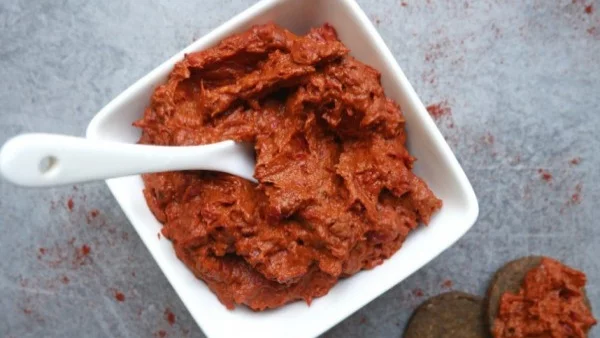 Мързелива лютеница 