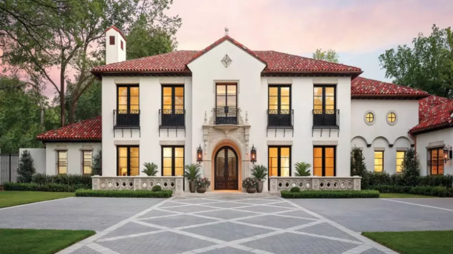 НАП проверява 220 човека с луксозни имоти