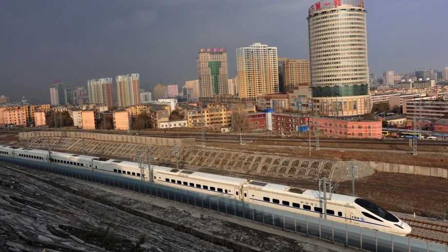 Китай пуска в движение най-бързите влакове в света 