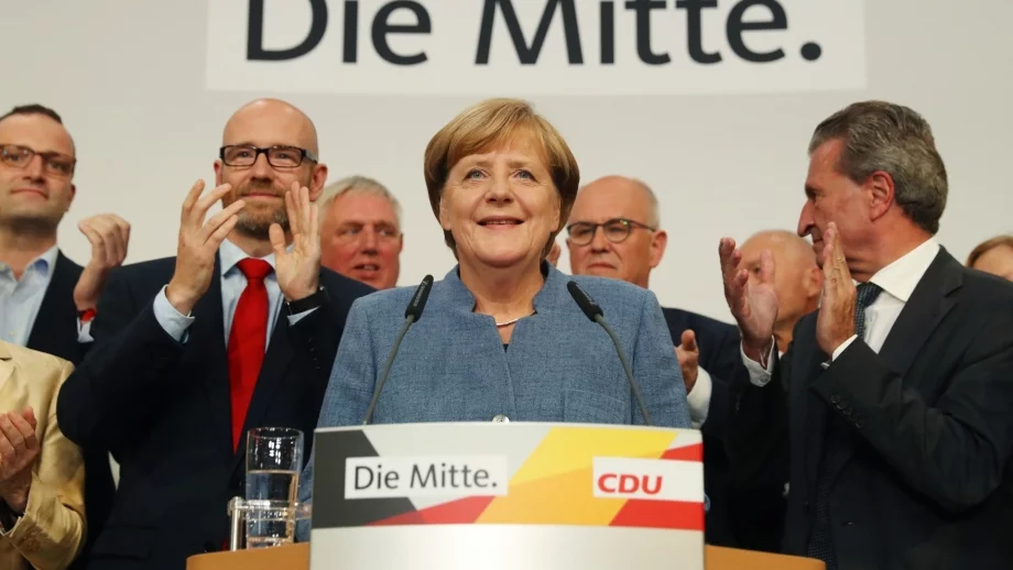 Безоблачните дни останаха в миналото. И за Меркел 