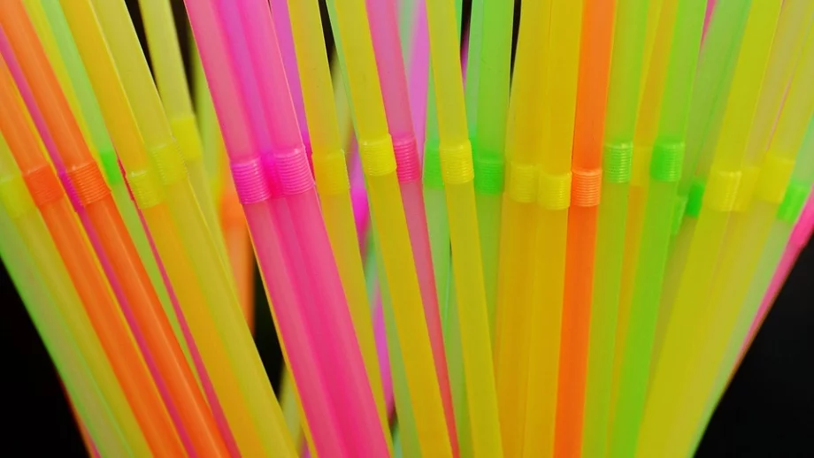 Защо сламките може скоро да изчезнат 