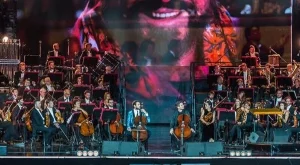2Cellos свириха в памет на Лучано Павароти 