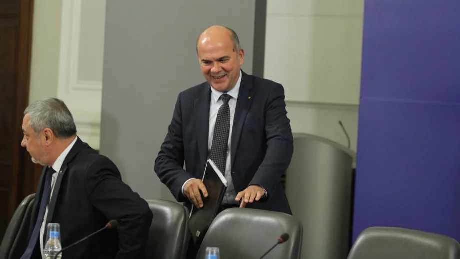 Петков: Ще предложа увеличение на минималните осигурителни доходи с 3,9%