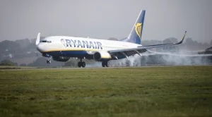 Съд в Испания отмени таксите за ръчен багаж на Ryanair
