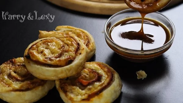 Мини пици от бутер тесто