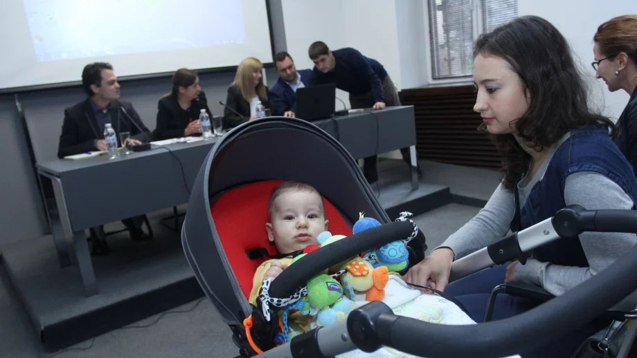 Стартира приемът на заявления по програмата за детегледачки