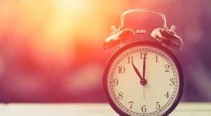 Кога връщаме стрелките на часовника с един час назад?