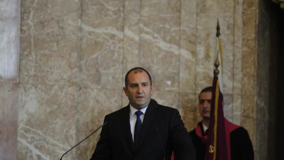 Правната комисия отхвърли ветото на Радев върху закона "Пеевски"