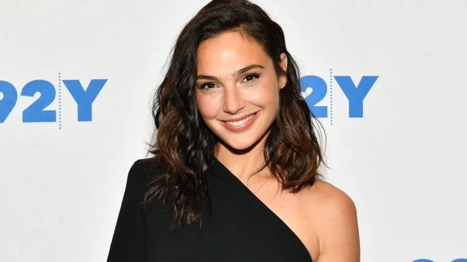 Как "Жената чудо" Гал Гадот балансира между децата и кариерата си