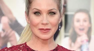 7 звезди с рак на гърдата, които не се предават