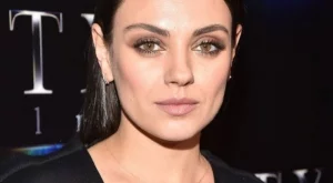 Вижте порасналите деца на Мила Кунис  (снимка)