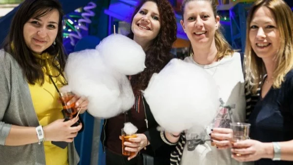 Парти  машина на времето 