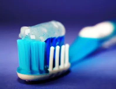 Aкo нaмaжeтe нoктитe cи c пacтa зa зъби…