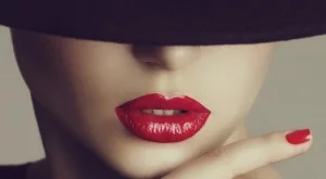 С тези 16 трика устните ви ще станат неустоими