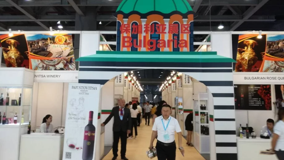 Китайци ще правят колаген с българско розово масло 