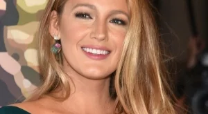 Блейк Лайвли разкри колко е свалила след второто раждане