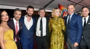 Бляскави рокли и гаф на премиерата на  "Тор: Рагнарок"