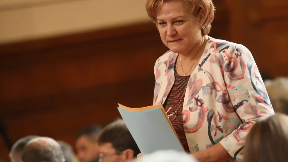 Стоянова за изгодните апартаменти на властта: Това е в рамките на личния живот