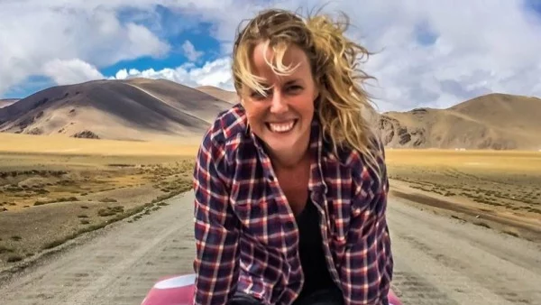 Жена пътешества по света от 5 години