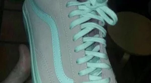 Какъв цвят според вас са тези маратонки?