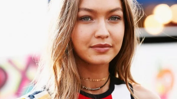 Джиджи Хадид пуска линия с гримове