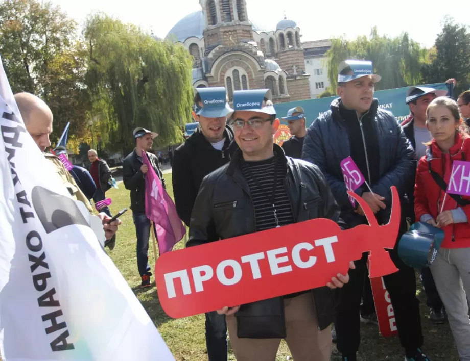 Пожарникарите излизат на протест