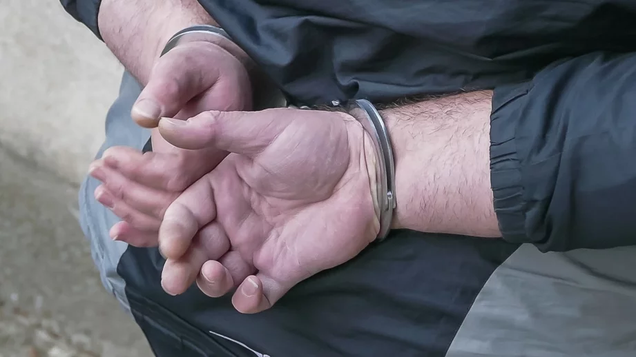 Задържаха над 10 служители на ДАИ-Благоевград