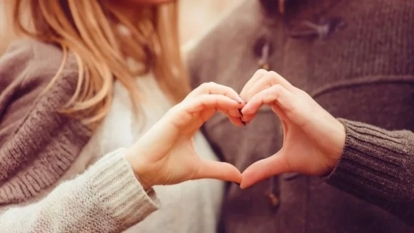 Това са зодиите с нова връзка през декември