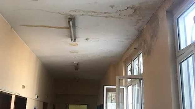 Протекъл покрив и мухъл в кардиологията на "Пирогов"