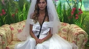 Алекс Богданска ще трябва да избира между Дани и майка си