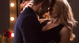 Виц на деня: Мъж наема красива девойка за една нощ, но нямал пари да ѝ плати