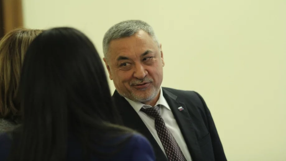 Държавата насърчава предприемачеството с призива "Мисли първо за малкия"