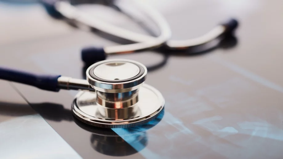 Лекари от "Пирогов" и ВМА спасиха 4-месечно бебе с огромен тумор