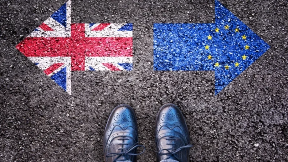 Британските паспорти ще са в различен цвят след Brexit